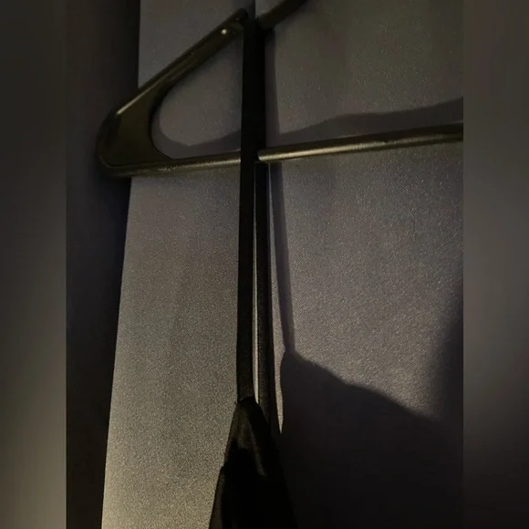 Long black dress - Picture 4 of 7